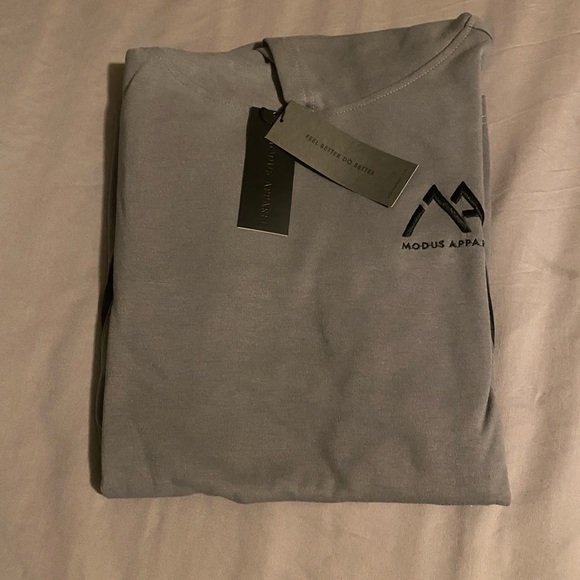 🔥HOT BUY! NEW XS gray hoodie. Side zippered pockets. Rounded bottom. - Picture 4 of 13